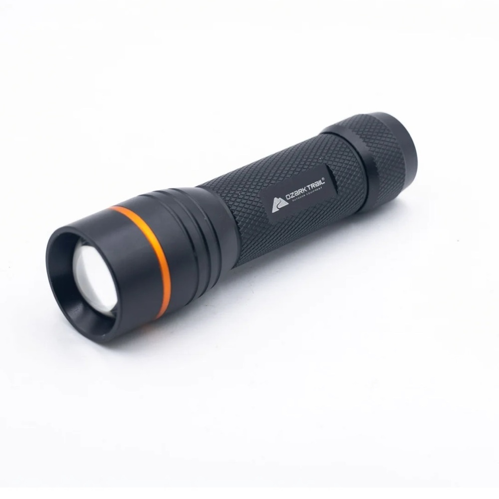 Ozark Trail 420 Lumens LED Flexible Portable Flashlight with 3AAA Batteries NWT